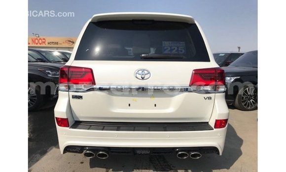 Tenga Imported Toyota Land Cruiser Chena Mota in Import - Dubai in Cabo Delgado Tenga Imported Toyota Land Cruiser Chena Mota in Import - Dubai in Cabo Delgado