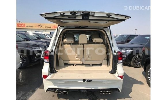 Tenga Imported Toyota Land Cruiser Chena Mota in Import - Dubai in Cabo Delgado Tenga Imported Toyota Land Cruiser Chena Mota in Import - Dubai in Cabo Delgado