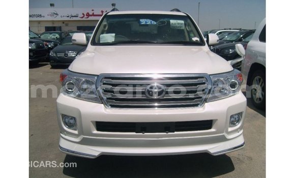 Buy Import Toyota Land Cruiser White Car in Import - Dubai in Cabo Delgado Buy Import Toyota Land Cruiser White Car in Import - Dubai in Cabo Delgado