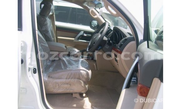 Buy Import Toyota Land Cruiser White Car in Import - Dubai in Cabo Delgado Buy Import Toyota Land Cruiser White Car in Import - Dubai in Cabo Delgado