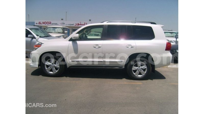 Big with watermark toyota land cruiser cabo delgado import dubai 7330