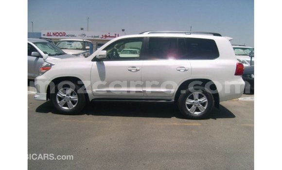 Buy Import Toyota Land Cruiser White Car in Import - Dubai in Cabo Delgado Buy Import Toyota Land Cruiser White Car in Import - Dubai in Cabo Delgado
