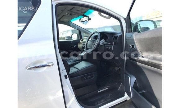 Comprar Importar Toyota Vellfire Branco Carro em Import - Dubai em Cabo Delgado Comprar Importar Toyota Vellfire Branco Carro em Import - Dubai em Cabo Delgado