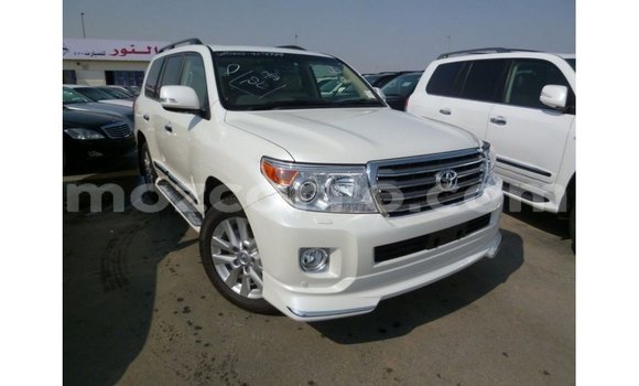Nunua Imported Toyota Land Cruiser Nyeupe Gari ndani ya Import - Dubai nchini Cabo Delgado Nunua Imported Toyota Land Cruiser Nyeupe Gari ndani ya Import - Dubai nchini Cabo Delgado