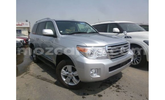 Tenga Imported Toyota Land Cruiser Zvimwe Mota in Import - Dubai in Cabo Delgado Tenga Imported Toyota Land Cruiser Zvimwe Mota in Import - Dubai in Cabo Delgado