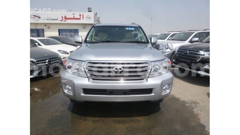 Big with watermark toyota land cruiser cabo delgado import dubai 7334