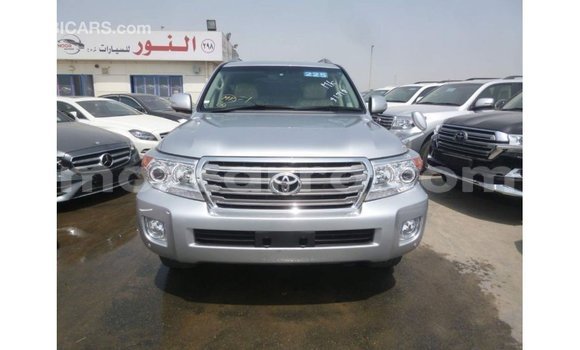 Tenga Imported Toyota Land Cruiser Zvimwe Mota in Import - Dubai in Cabo Delgado Tenga Imported Toyota Land Cruiser Zvimwe Mota in Import - Dubai in Cabo Delgado