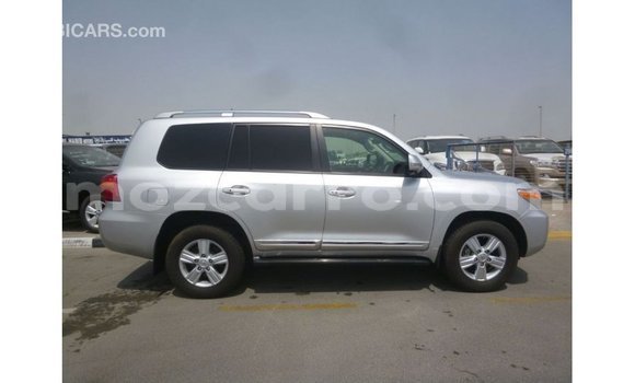 Tenga Imported Toyota Land Cruiser Zvimwe Mota in Import - Dubai in Cabo Delgado Tenga Imported Toyota Land Cruiser Zvimwe Mota in Import - Dubai in Cabo Delgado