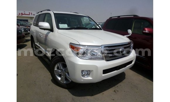 Tenga Imported Toyota Land Cruiser Chena Mota in Import - Dubai in Cabo Delgado Tenga Imported Toyota Land Cruiser Chena Mota in Import - Dubai in Cabo Delgado