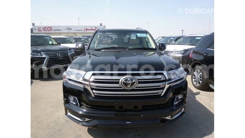 Big with watermark toyota land cruiser cabo delgado import dubai 7339
