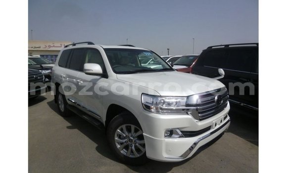 Nunua Imported Toyota Land Cruiser Nyeupe Gari ndani ya Import - Dubai nchini Cabo Delgado Nunua Imported Toyota Land Cruiser Nyeupe Gari ndani ya Import - Dubai nchini Cabo Delgado