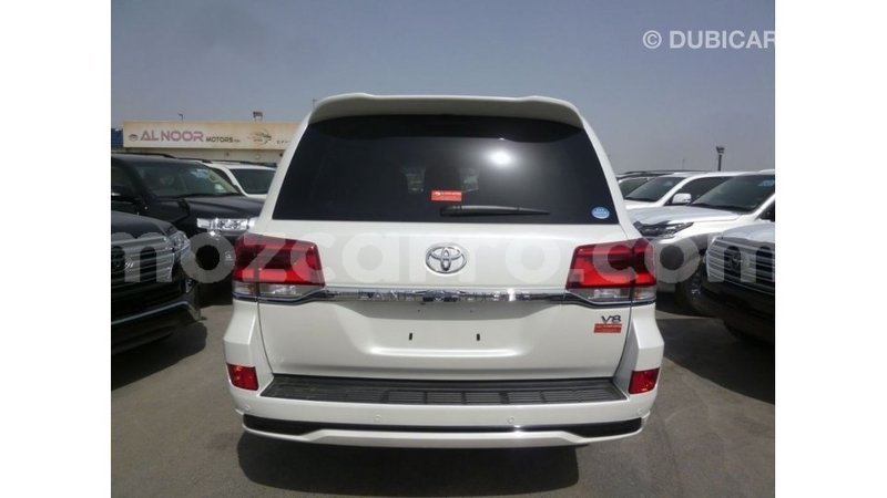 Big with watermark toyota land cruiser cabo delgado import dubai 7343