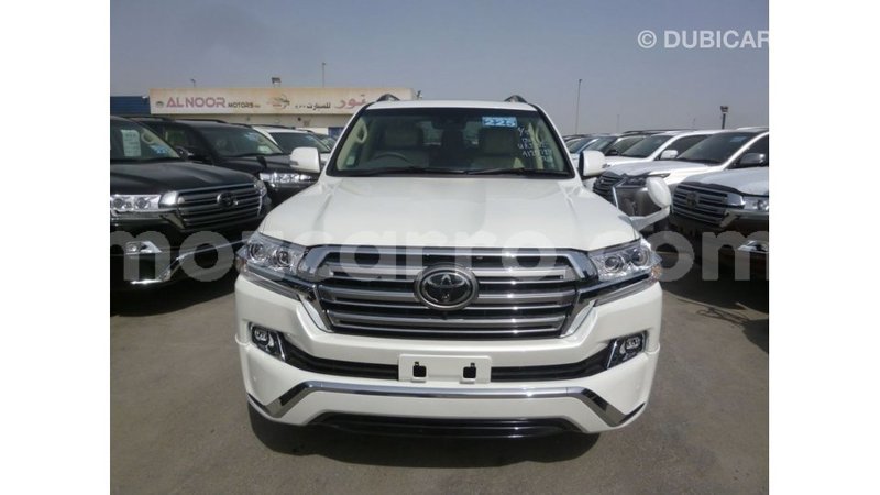 Big with watermark toyota land cruiser cabo delgado import dubai 7343
