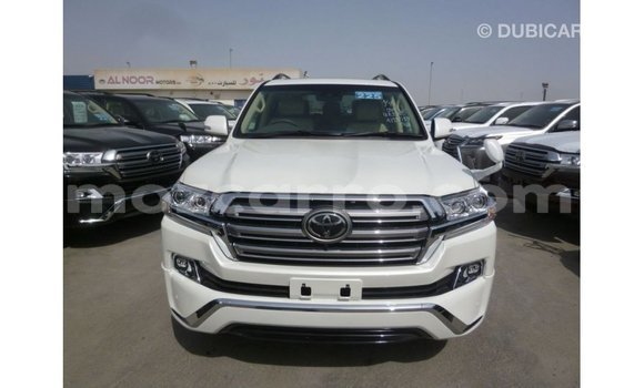 Nunua Imported Toyota Land Cruiser Nyeupe Gari ndani ya Import - Dubai nchini Cabo Delgado Nunua Imported Toyota Land Cruiser Nyeupe Gari ndani ya Import - Dubai nchini Cabo Delgado