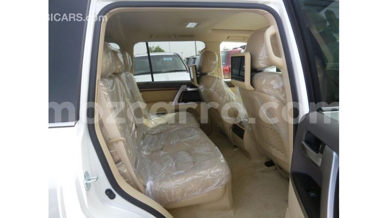 Big with watermark toyota land cruiser cabo delgado import dubai 7343