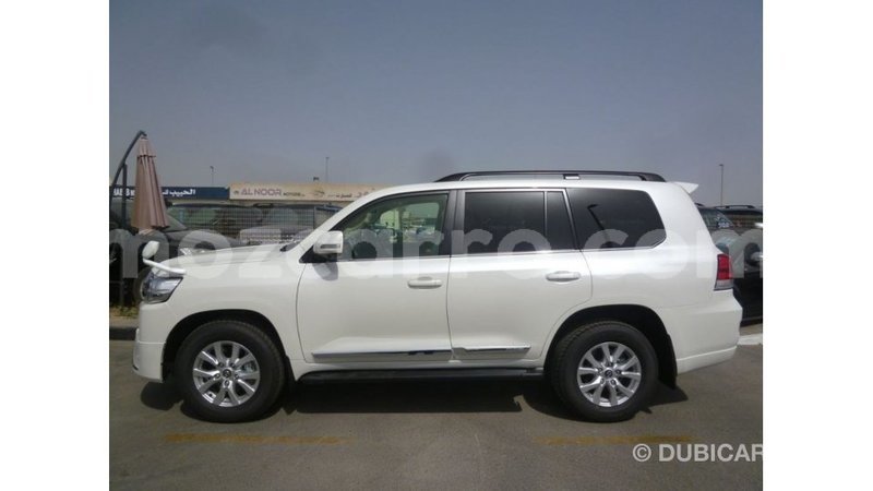 Big with watermark toyota land cruiser cabo delgado import dubai 7343