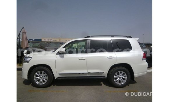 Nunua Imported Toyota Land Cruiser Nyeupe Gari ndani ya Import - Dubai nchini Cabo Delgado Nunua Imported Toyota Land Cruiser Nyeupe Gari ndani ya Import - Dubai nchini Cabo Delgado