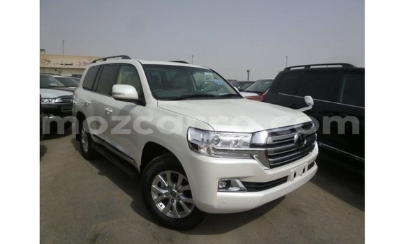 Nunua Imported Toyota Land Cruiser Nyeupe Gari ndani ya Import - Dubai nchini Cabo Delgado Nunua Imported Toyota Land Cruiser Nyeupe Gari ndani ya Import - Dubai nchini Cabo Delgado