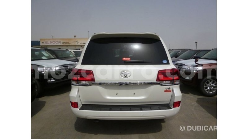 Big with watermark toyota land cruiser cabo delgado import dubai 7344