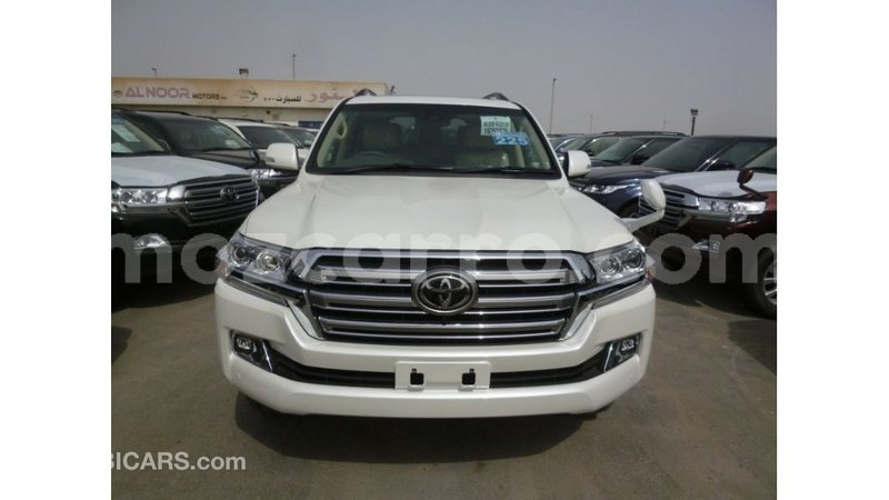 Big with watermark toyota land cruiser cabo delgado import dubai 7344