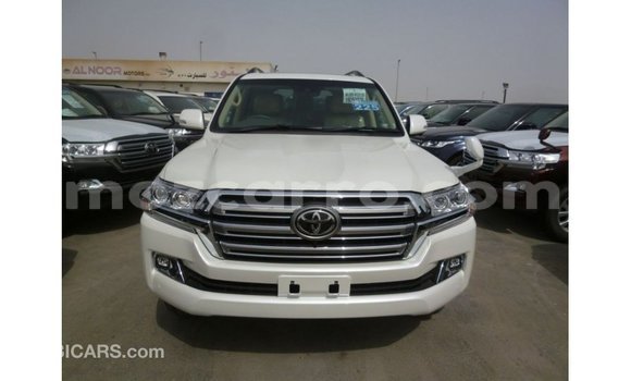 Nunua Imported Toyota Land Cruiser Nyeupe Gari ndani ya Import - Dubai nchini Cabo Delgado Nunua Imported Toyota Land Cruiser Nyeupe Gari ndani ya Import - Dubai nchini Cabo Delgado