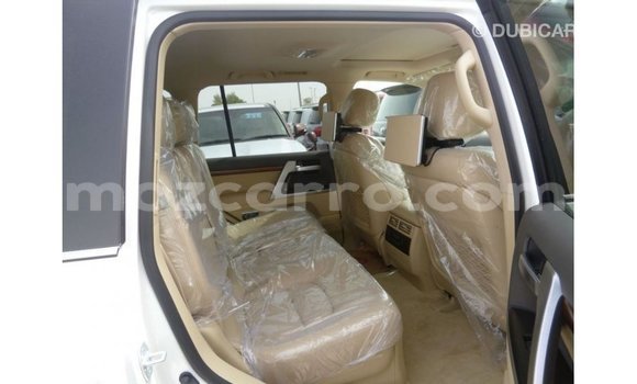 Nunua Imported Toyota Land Cruiser Nyeupe Gari ndani ya Import - Dubai nchini Cabo Delgado Nunua Imported Toyota Land Cruiser Nyeupe Gari ndani ya Import - Dubai nchini Cabo Delgado