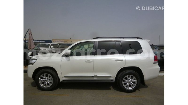 Big with watermark toyota land cruiser cabo delgado import dubai 7344