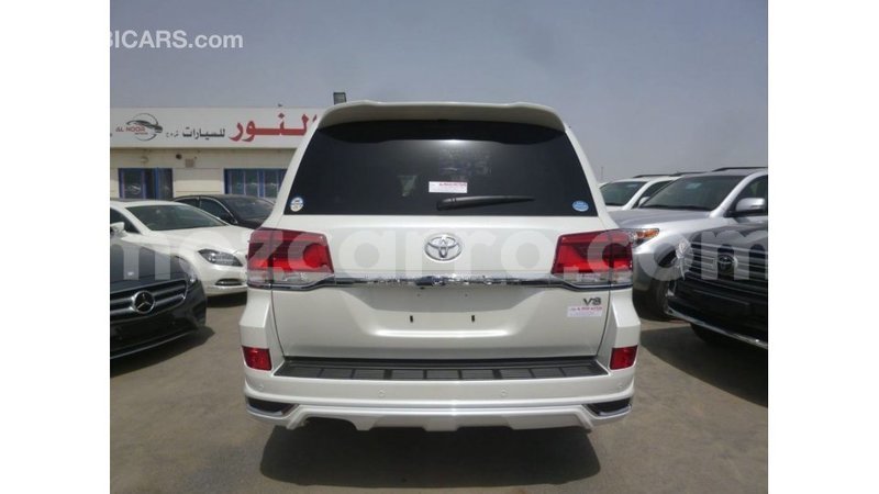 Big with watermark toyota land cruiser cabo delgado import dubai 7347