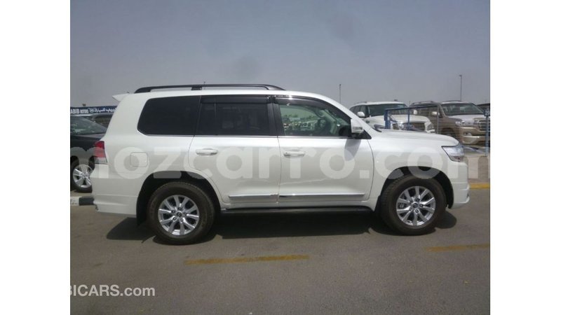 Big with watermark toyota land cruiser cabo delgado import dubai 7347