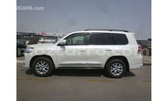 Buy Import Toyota Land Cruiser White Car in Import - Dubai in Cabo Delgado Buy Import Toyota Land Cruiser White Car in Import - Dubai in Cabo Delgado