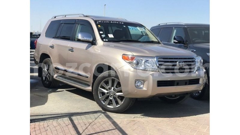Big with watermark toyota land cruiser cabo delgado import dubai 7349