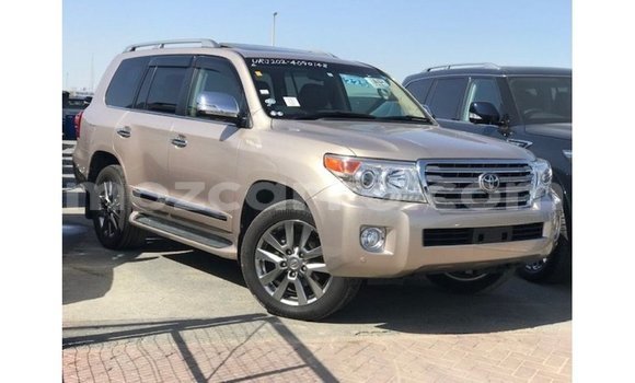 Tenga Imported Toyota Land Cruiser Zvimwe Mota in Import - Dubai in Cabo Delgado Tenga Imported Toyota Land Cruiser Zvimwe Mota in Import - Dubai in Cabo Delgado