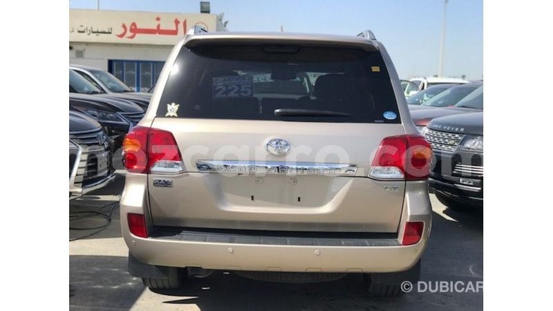 Big with watermark toyota land cruiser cabo delgado import dubai 7349