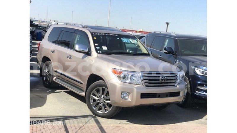 Big with watermark toyota land cruiser cabo delgado import dubai 7349