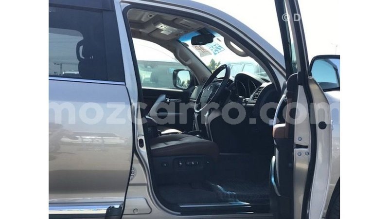 Big with watermark toyota land cruiser cabo delgado import dubai 7349