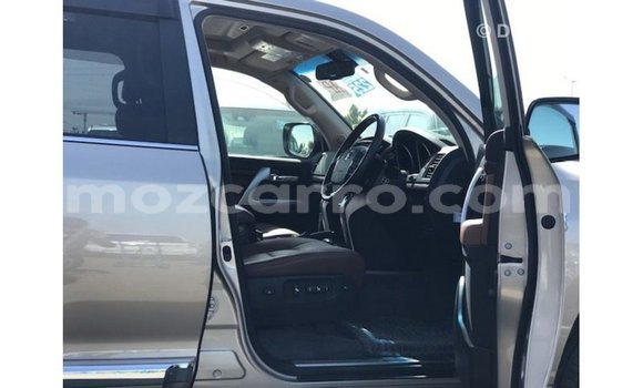Tenga Imported Toyota Land Cruiser Zvimwe Mota in Import - Dubai in Cabo Delgado Tenga Imported Toyota Land Cruiser Zvimwe Mota in Import - Dubai in Cabo Delgado