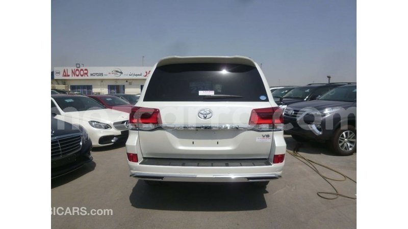 Big with watermark toyota land cruiser cabo delgado import dubai 7350