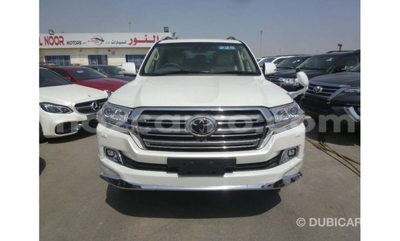 Tenga Imported Toyota Land Cruiser Chena Mota in Import - Dubai in Cabo Delgado Tenga Imported Toyota Land Cruiser Chena Mota in Import - Dubai in Cabo Delgado