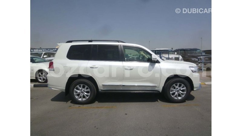 Big with watermark toyota land cruiser cabo delgado import dubai 7350