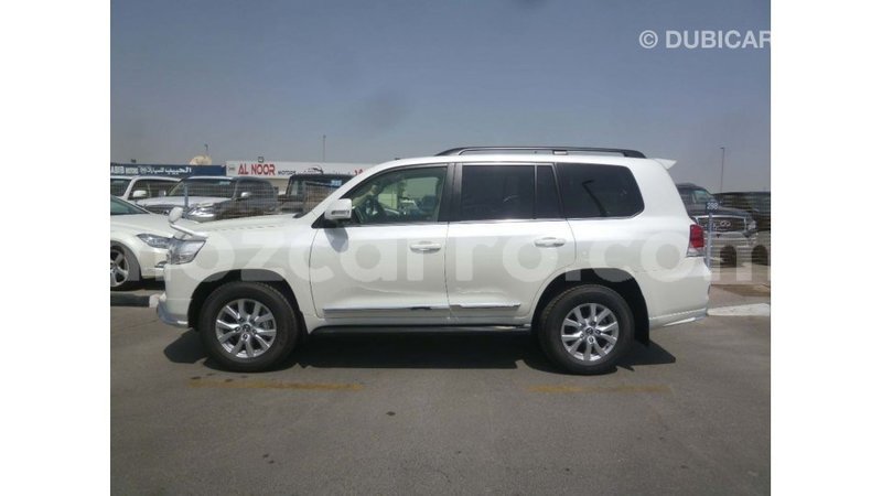 Big with watermark toyota land cruiser cabo delgado import dubai 7350