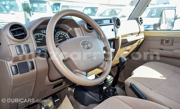 Comprar Importar Toyota Land Cruiser Bege Carro em Import - Dubai em Cabo Delgado Comprar Importar Toyota Land Cruiser Bege Carro em Import - Dubai em Cabo Delgado