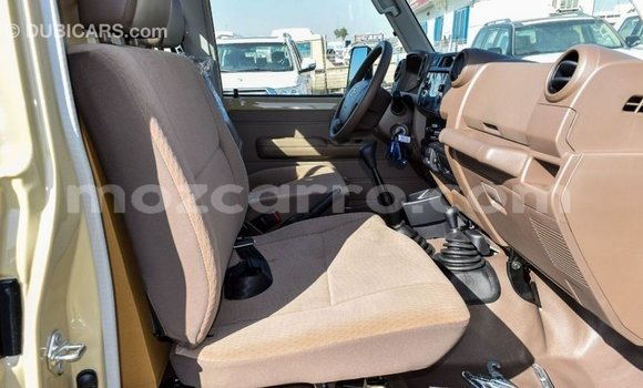 Comprar Importar Toyota Land Cruiser Bege Carro em Import - Dubai em Cabo Delgado Comprar Importar Toyota Land Cruiser Bege Carro em Import - Dubai em Cabo Delgado