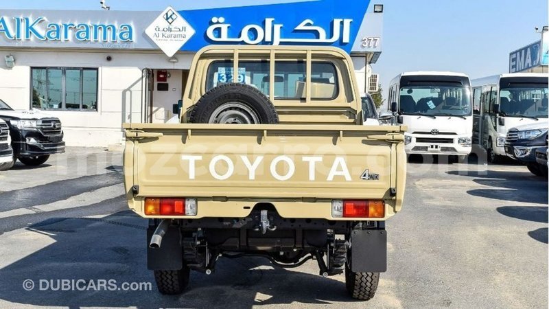 Big with watermark toyota land cruiser cabo delgado import dubai 7353