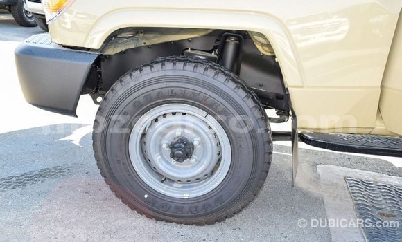 Comprar Importar Toyota Land Cruiser Bege Carro em Import - Dubai em Cabo Delgado Comprar Importar Toyota Land Cruiser Bege Carro em Import - Dubai em Cabo Delgado