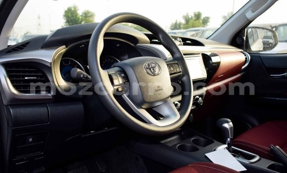 Comprar Importar Toyota Hilux Branco Carro em Import - Dubai em Cabo Delgado Comprar Importar Toyota Hilux Branco Carro em Import - Dubai em Cabo Delgado