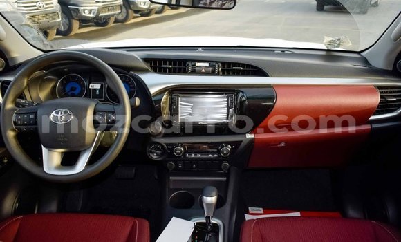 Comprar Importar Toyota Hilux Branco Carro em Import - Dubai em Cabo Delgado Comprar Importar Toyota Hilux Branco Carro em Import - Dubai em Cabo Delgado