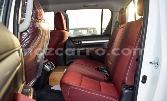 Comprar Importar Toyota Hilux Branco Carro em Import - Dubai em Cabo Delgado Comprar Importar Toyota Hilux Branco Carro em Import - Dubai em Cabo Delgado