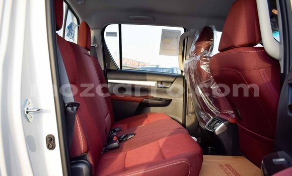 Comprar Importar Toyota Hilux Branco Carro em Import - Dubai em Cabo Delgado Comprar Importar Toyota Hilux Branco Carro em Import - Dubai em Cabo Delgado