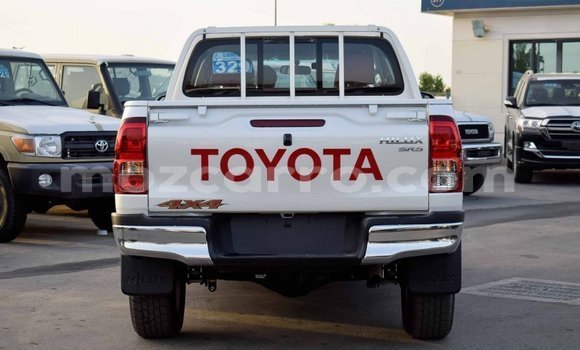 Comprar Importar Toyota Hilux Branco Carro em Import - Dubai em Cabo Delgado Comprar Importar Toyota Hilux Branco Carro em Import - Dubai em Cabo Delgado