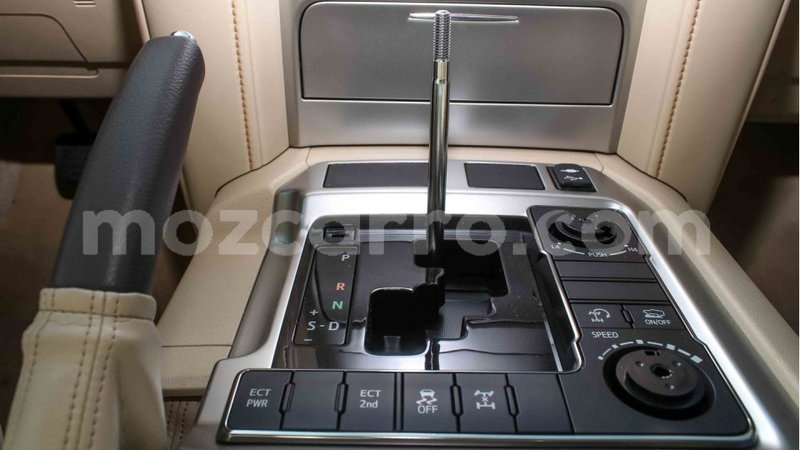 Big with watermark toyota land cruiser cabo delgado import dubai 7358